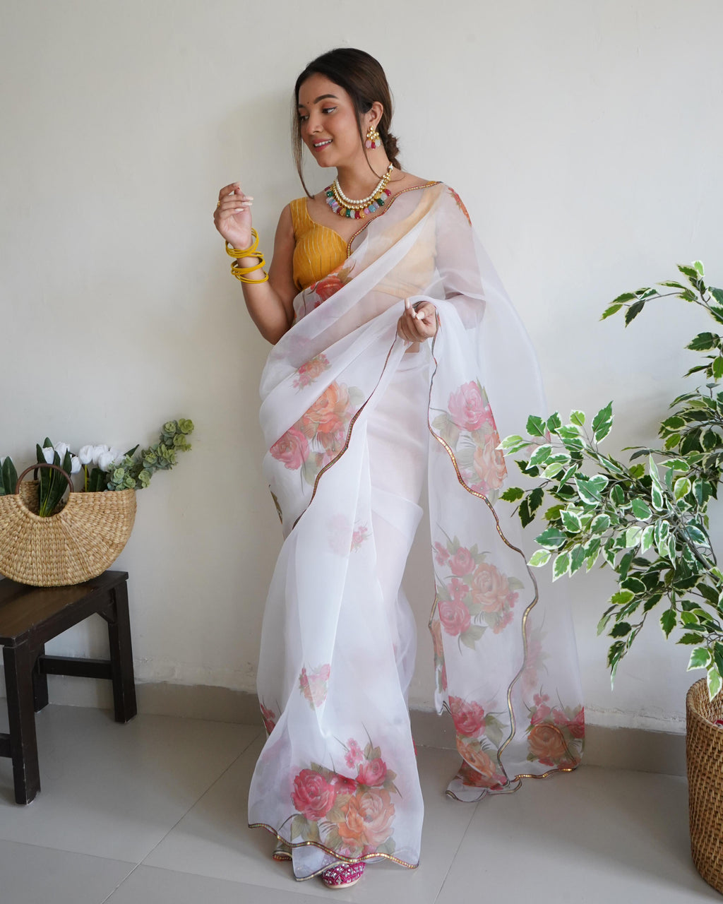 Mesmerizing White Pure Organza Floral Handprinted Gota Worked Saree - Ethnicwish