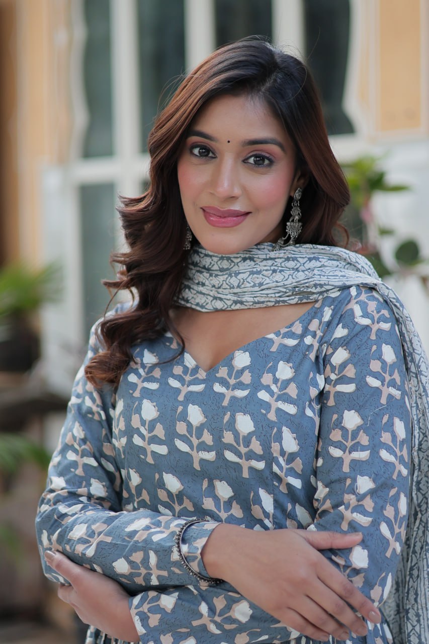 Graceful Pure Cotton 3-Piece Suit Set - ETHNICDEAL