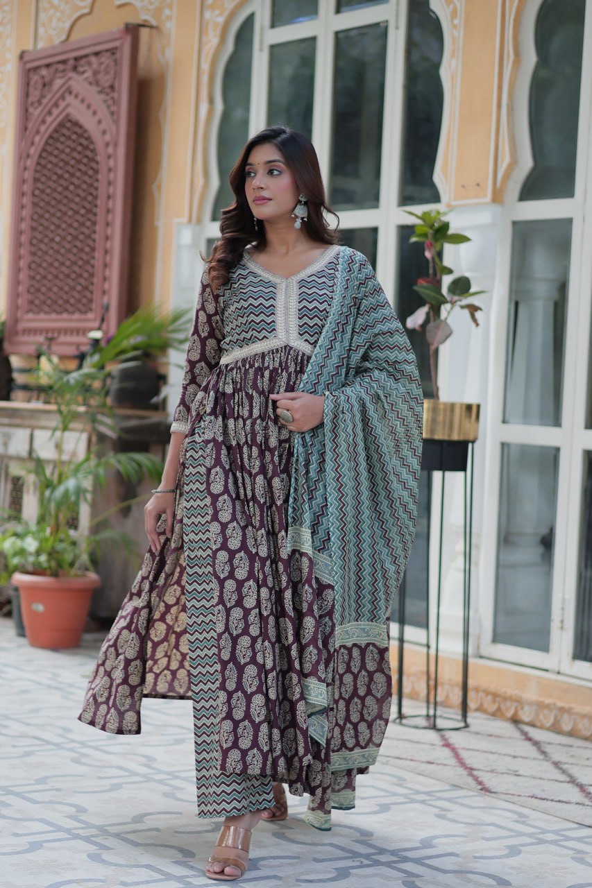 Arresting Pure Cotton 3-Piece Suit Set - ETHNICDEAL