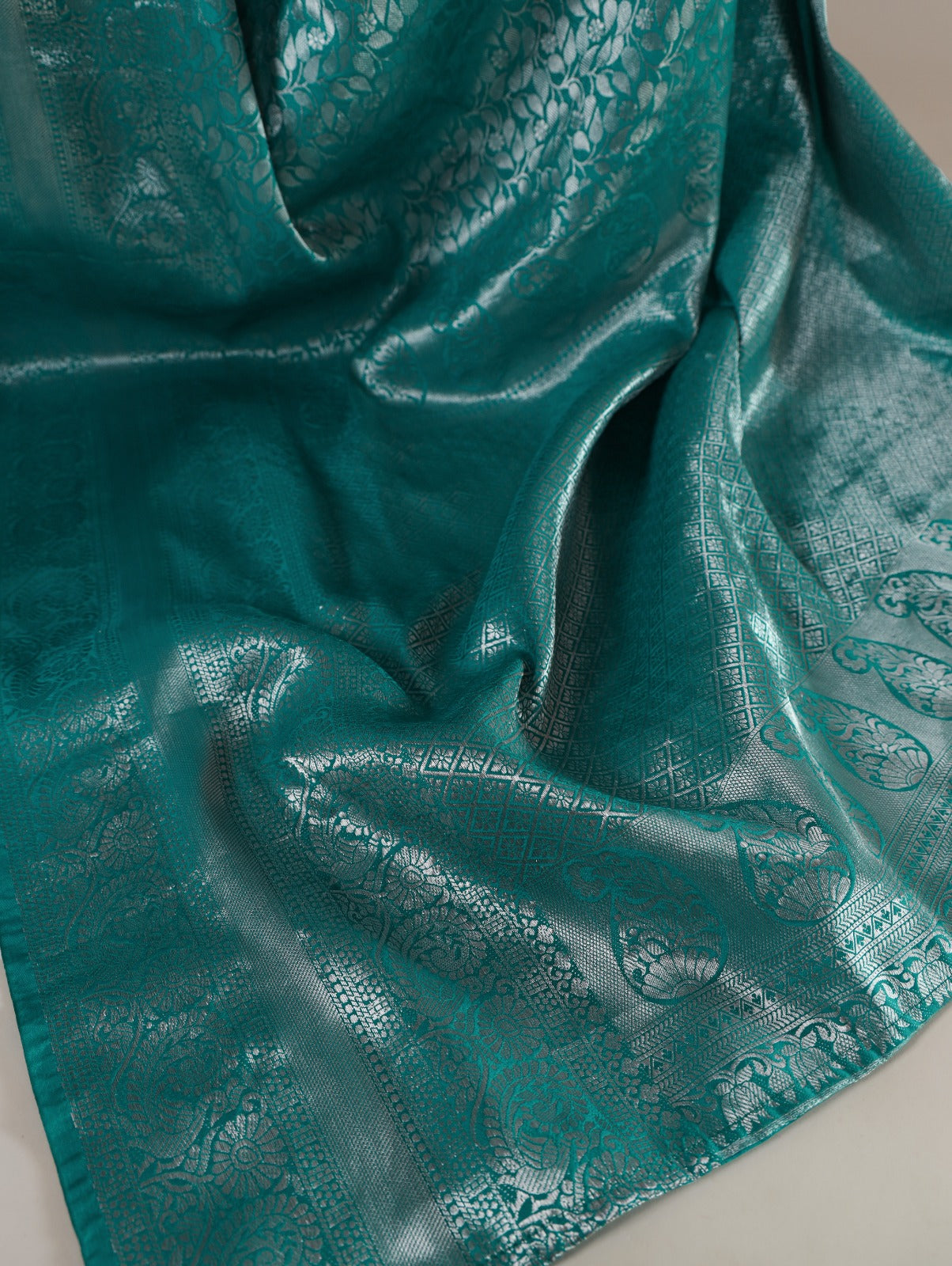 Graceful Firozi Kanjivaram Silk Zari Weaving Worked Saree - Ethnicwish