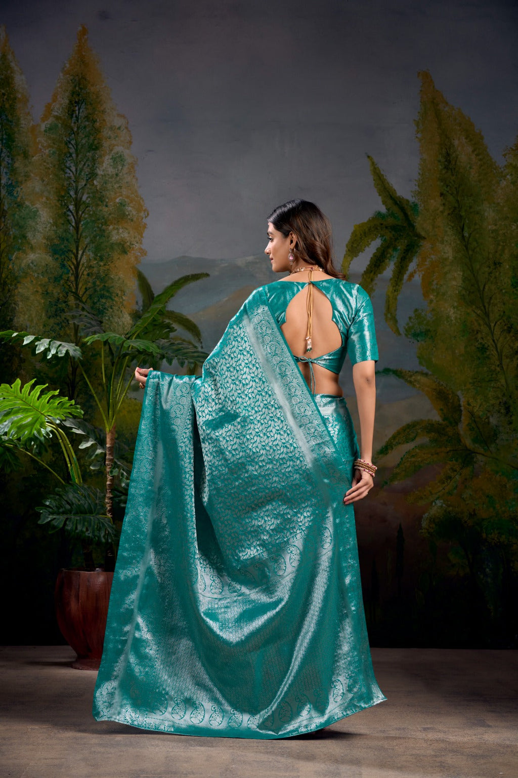 Graceful Firozi Kanjivaram Silk Zari Weaving Worked Saree - Ethnicwish
