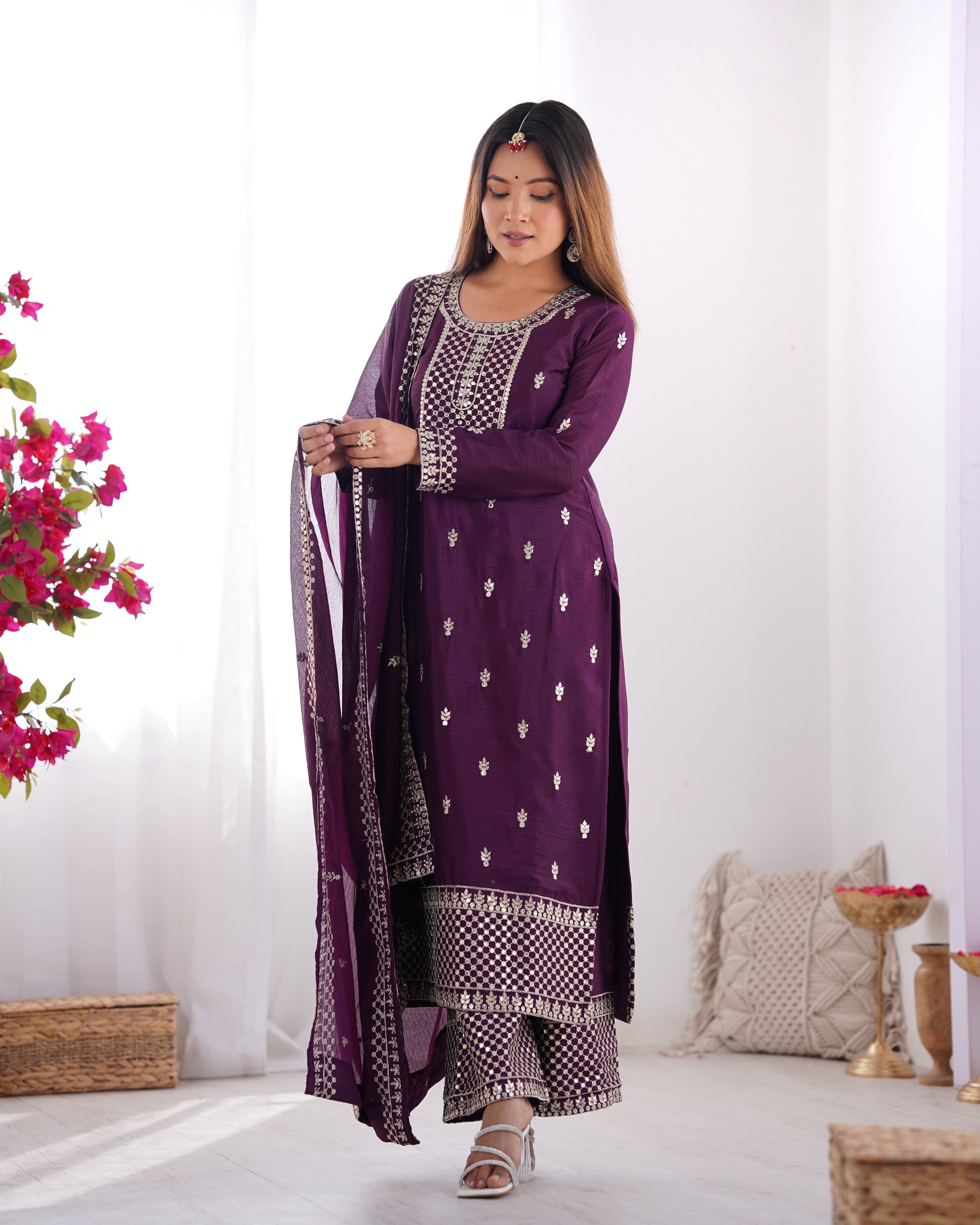 Elegant Embroidered Chinon Silk Kurta Set – A Touch of Royalty - ETHNICDEAL