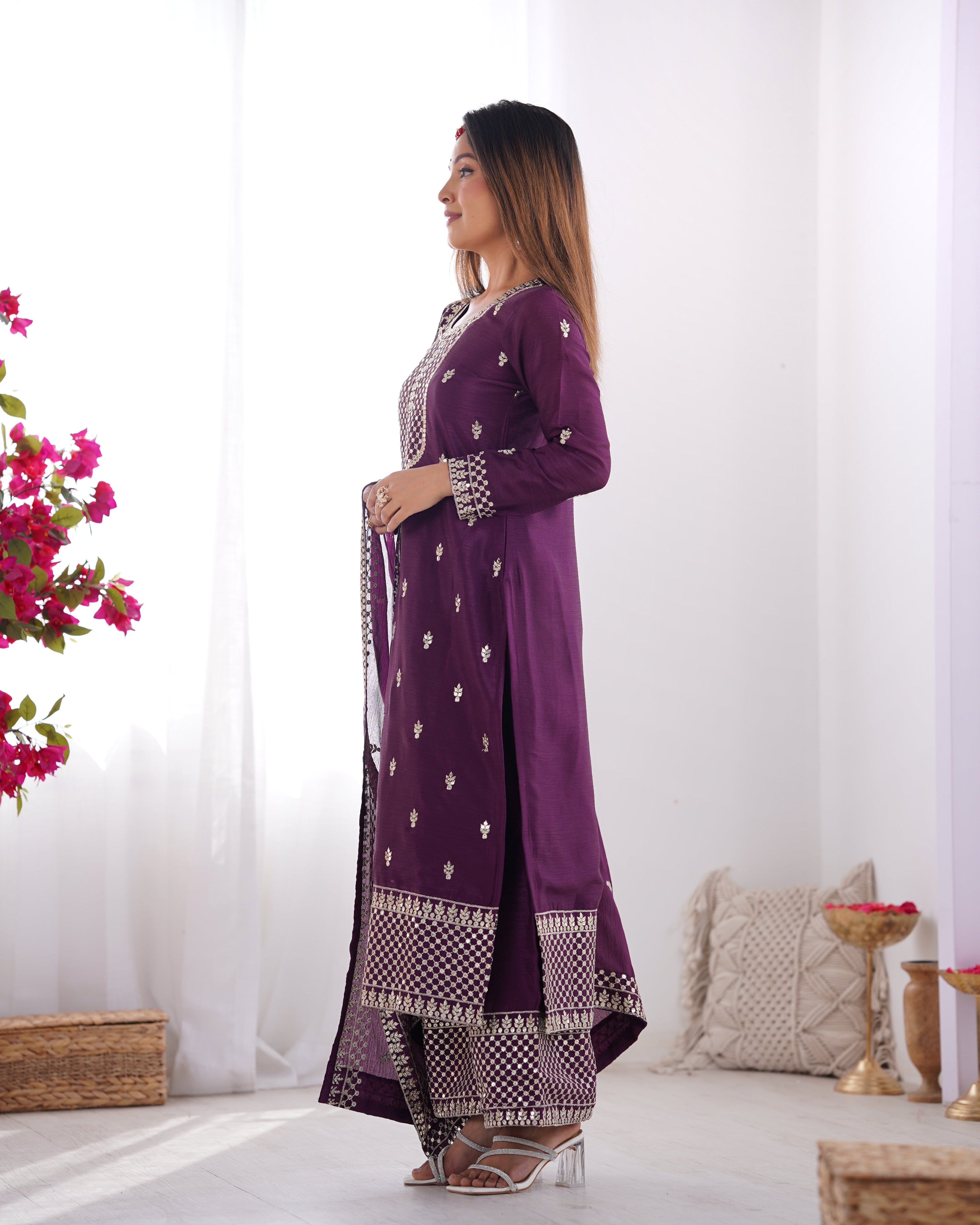 Elegant Embroidered Chinon Silk Kurta Set – A Touch of Royalty - ETHNICDEAL
